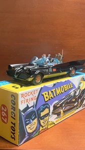 Corgi Model Club Batmobile with Batman and Robin-Gloss Black 2024-Reissue - 267 - Picture 1 of 14