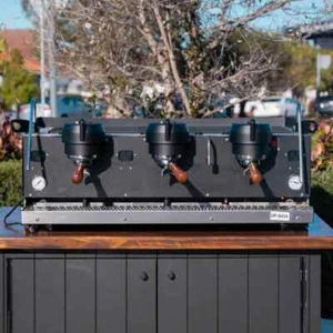 Immaculate SYNESSO S300 In Matt Black Commercial Coffee Machine - Bild 1 von 10