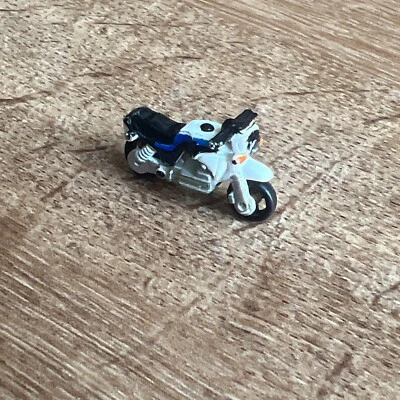 Micro Machines 1987 Galoob '80 BMW K100 Motorcycle - 1" version White Blue - Image 1 of 4