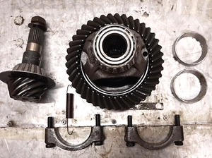Jeep Wrangler TJ 97-06 4.11 GEAR Dana 30 FRONT Differential Carrier Ring Pinion2 - Picture 1 of 8