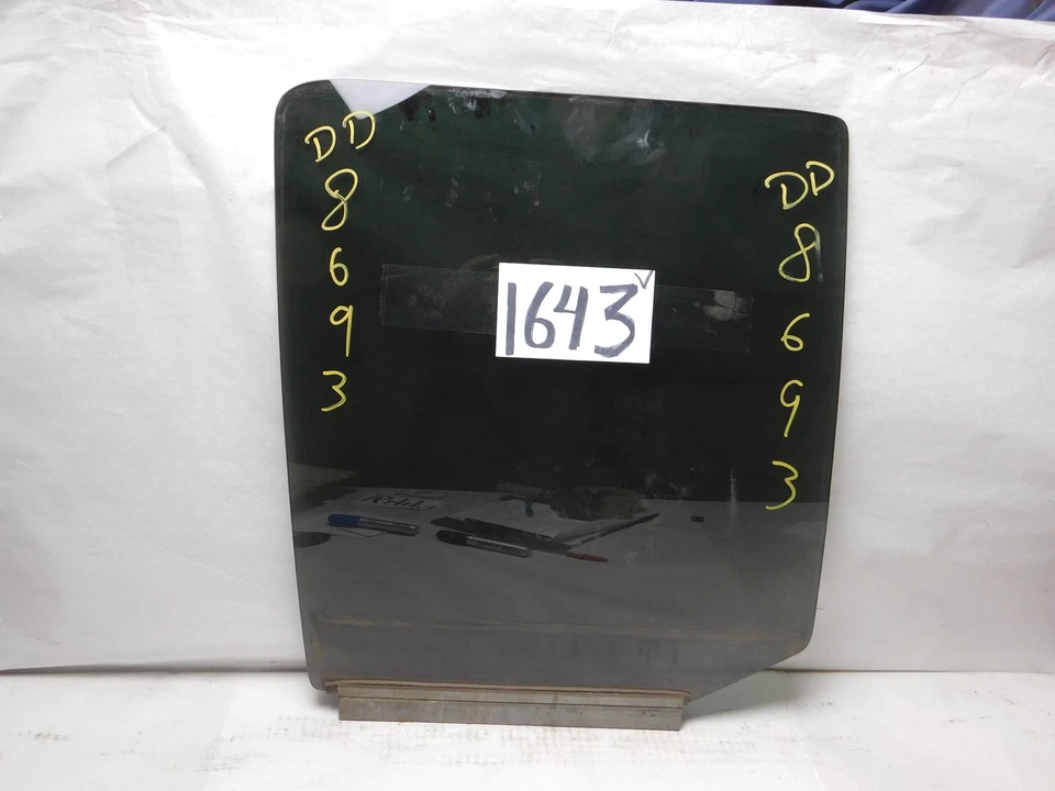 Chevrolet S10 Blazer 1995-2001 puerta trasera del lado del conductor vidrio usado 1643 V Foto 1 de 1