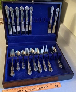 AZALEA Oneida Stainless Flatware 32 Piece Silverware Lot with Serving Set - Picture 1 of 8