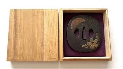 Juego de accesorios de espada de tierra de hierro con incrustación de luna Sakura Tsuba Kashira Fuchi Foto 1 de 3