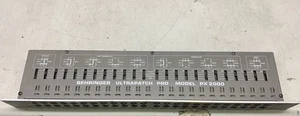 Behringer Ultrapatch Pro PX2000 Multifunctional 48-Point Patchbay - Picture 1 of 8