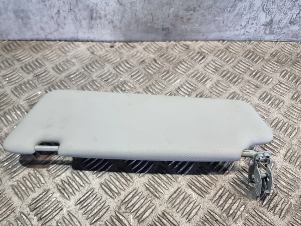 PARASOL DELANTERO DERECHO AUDI A1 SPORT 1,0 L HOMBRE PET HATCHBACK 2015 Foto 1 de 4