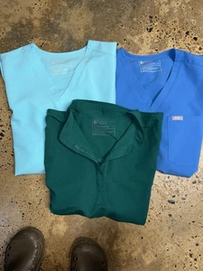 Figs NWOT Technical Collection Scrub Top In blue, Aqua, & Hunter green - Picture 1 of 1