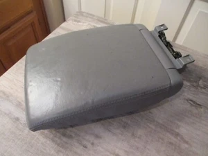 2001-2006 Acura MDX Center Console Lid Cover Armrest Gray Leather OEM Used READ - Picture 1 of 14