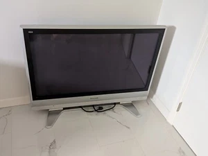 Panasonic 42" Plasma TV TH-42PX60U - Low hours, No Burn-in - Picture 1 of 4