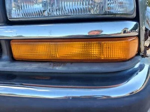 Front LH Turn/Marker Lamp (below headlights)(w/o fog) 1998-2005 Chevy Blazer - Picture 1 of 5