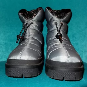 GUESS Leeda 2 Gray Cold Weather Booties Size 6.5 Dark Gray Puffer Style Toggle - Picture 1 of 4