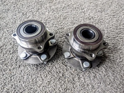 Пара подшипников задних колес и ступиц в сборе TRQ для Subaru WRX Legacy Outback - Изображение 1 из 4