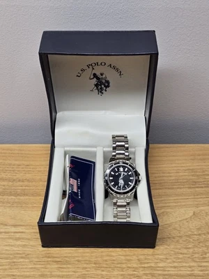 Reloj de cuarzo US Polo Association tono plateado bisel negro 43 mm USC80270 Japan Run Foto 1 de 4