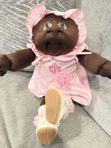 Escultura suave Cabbage Patch Kid 2025 SFP recién nacido caramelo Clara Belle - Imagen 1 de 3