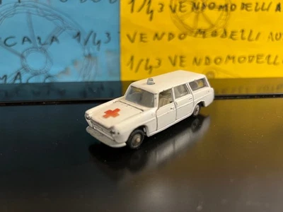 1/64 1/66 Majorette Peugeot 404 Ambulance France + stretcher MEGA RARE ambulacia - Immagine 1 di 2