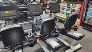 Life Fitness Integrity Lifecycle Recumbent Exercise Bike with SE3 HD Console - Picture 1 of 5