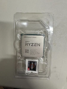 AMD Ryzen 9 5950X Desktop Processor (4.9GHz, 16 Cores, Socket AM4) - Photo 1/2