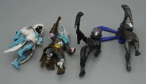  Jazwares Fortnite Rucksack Clips 4 Stück - Omega x2, Raven, Ragnarok-z5gg - Bild 1 von 10