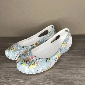 CROCS x Vera Bradley KADEE Edición Limitada Azul Floral Pisos Mujer Talla 6 EE. UU. - Imagen 1 de 9