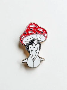 Prendedor esmaltado Cottagecore Mushroom Girl | Solapa/Insignia/Broche estético Fairycore - Imagen 1 de 4
