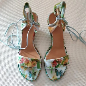 STUART WEITZMAN Spring Butterfly Espadrille Wedge Sandals Size 10 Ankle Tie Turq - Picture 1 of 13