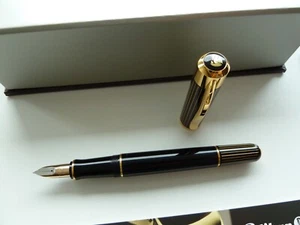 Pelikan Ductus P3100 Gold & Schwarz - Füllfederhalter - 18k F-Feder - Bild 1 von 9