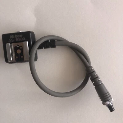 Nikon AS-E900 TTL Multi Flash Adapter for Coolpix Camera 900, 950, 990, 995 - Image 1 of 4