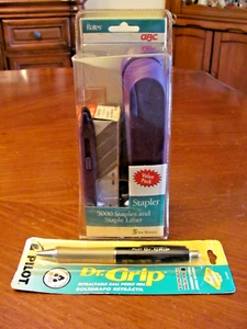 NOS 'BATES PURPLE HAND STAPLER + 5000 CHISEL POINT STAPLES & STAPLE LIFTER +Pen - Picture 1 of 8