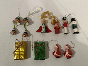 Vintage Lot of 10 Christmas Tree Ornaments Wooden Painted Taiwan - Picture 1 of 5