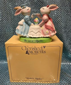 Estatuilla de ratón Avon Cherished Moments Collection 'We Did it - Together' - Nueva en caja - Imagen 1 de 1