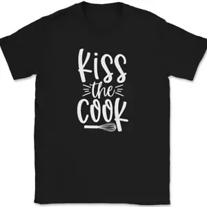 T-shirt Kiss The Cook divertente chef cucina festa ringraziamento - Foto 1 di 10