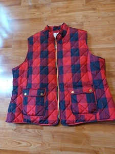 St. John's Bay puffer wns vest plaid red/black Sz 3X zipper front/ pockets - Picture 1 of 4