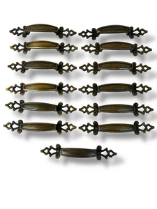 13 Vintage Amerock #172 Kolonial Messing Schrank Schublade Ziehgriffe 6 3/4 Zoll - Bild 1 von 1