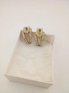 Vintage signierte Monet Ohrringe goldfarben mit Wirbel-Design & Strass-Akzenten - Bild 1 von 7