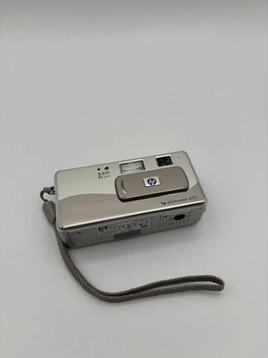 HP Photosmart 435 3.1MP 5x Zoom Compact Vintage Digital Camera Silver WORKS - Image 1 of 4