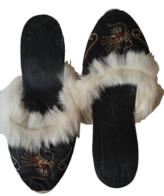 Zapatillas vintage japonesas de seda para mujer negras con brocado dragón dorado talla 6 1/2 Foto 1 de 3