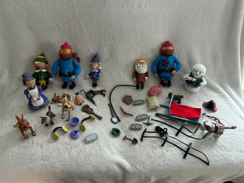 Rudolph And The Island Of Misfit Toys Action Figures-Many Pieces! Cover