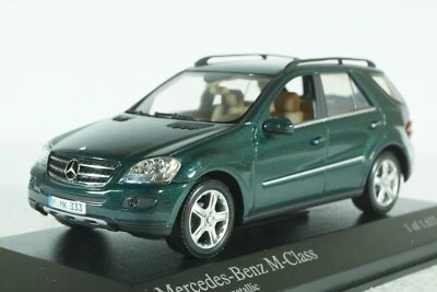 Mercedes ML500 (W164) 2005 darkgreen, 400034500, Minichamps 1:43 - Image 1 of 4