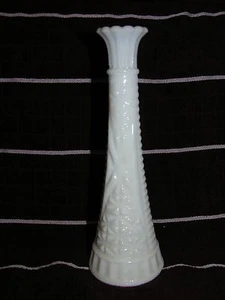 Vintage Estate Diamond Cut White Milk Glass Delicate Bud Vase Made in U.S.A. - Picture 1 of 3