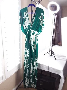 Moca International Green White Long Maxi Dress Size XL - Picture 1 of 6