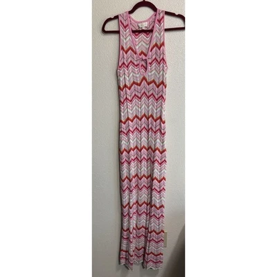 Vestido maxi pulôver sem mangas Torn By Ronny Kobo malha rosa Chevron tamanho grande - Imagem 1 de 4