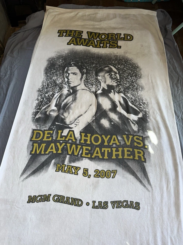 Toalla promocional de lucha Oscar De La Hoya vs. Mayweather 2007 Foto 1 de 4