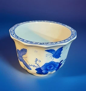Vintage Porcelain Bowl Blue White With Blue Butterfly EUC Cobalt Handmade - Picture 1 of 19