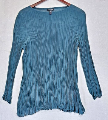 Eileen Fisher 100% 真丝褶皱透明 Georgette Bateau 顶部高山绿色 M 码 — 第 1/4 张图片