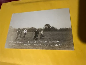 Cartolina RPPC Faulty Foot Race York Business College Picnic McCool Jct Ne 1912 - Foto 1 di 2