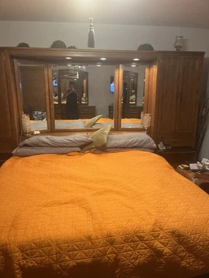 King Thomasville Mirrowed Armoire Headboard Bedroom Set With Matching Dresser. - Image 1 of 4