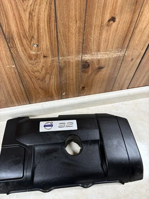 2010-2015 Volvo XC60 3.2L Engine Cover 30757827 OEM - Image 1 of 4