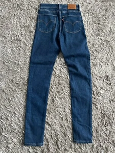 Levi's 721 High Rise Skinny Blue Jeans W 26 L 30 New With Tags - Picture 1 of 3