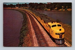 Postal de tren aerodinámico Chicago & North Western Railway Streamliner - Imagen 1 de 2
