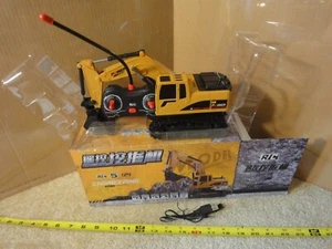 Radio control Power excavator, 1/24 Caterpillar type construction back hoe model - Picture 1 of 4