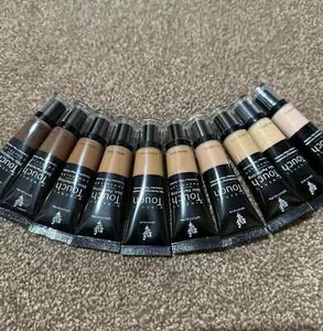 YOUNIQUE MINERAL TOUCH SKIN PERFECTING CONCEALER 10ml...Choose Shade...Boxed - Picture 1 of 1